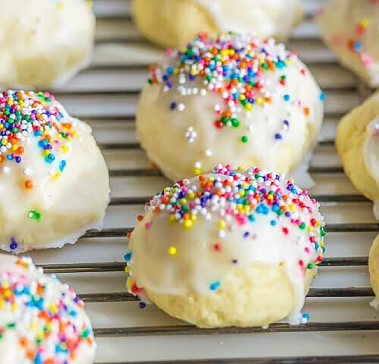 Italian Wedding Cookies - Cake Shotts